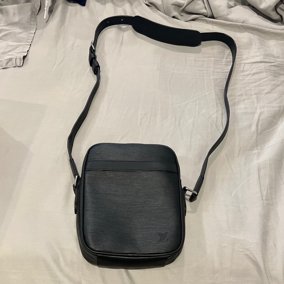 Cross Body bag - Picture 1 of 3